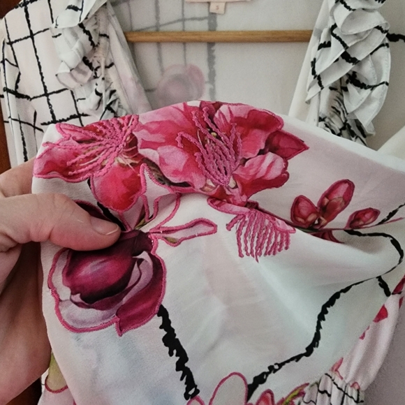 Rococo Sand 100% Silk Embroidered Floral Mini Dress - Picture 4 of 9